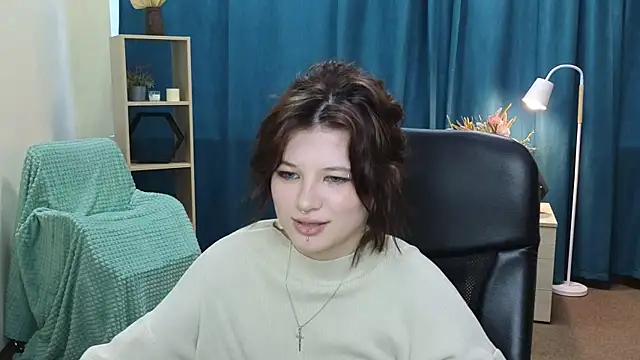 AlesiaPeasel online show from May 15, 9:05 am