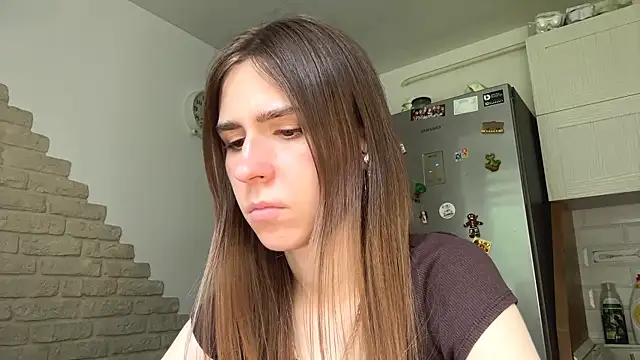 ZaraGuyette online show from May 12, 1:52 pm