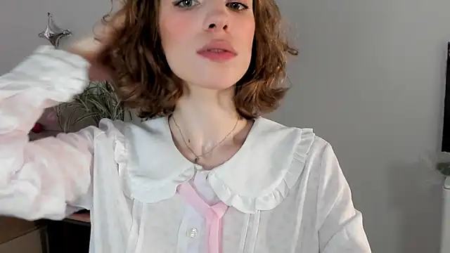 imogensy online show from June 7, 2:10 pm