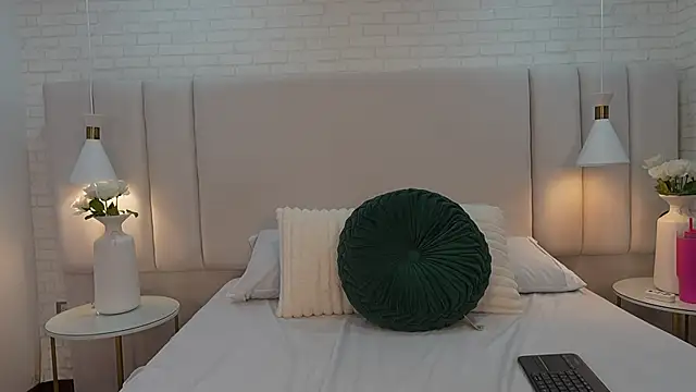 GabyJones  online show from June 26, 12:20 pm