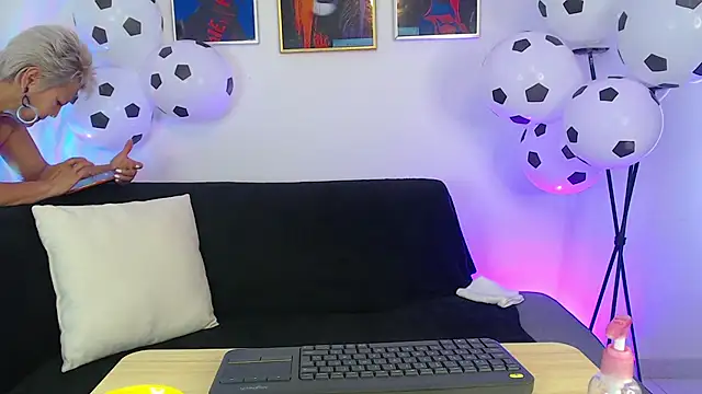 Snapshot of Jacky_Smith1 chatting on July 2, 6:58 pm Jacky Smith1 online show from July 2, 6:58 pm