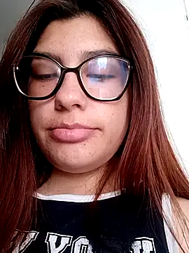 Snapshot of cutetemari chatting on May 13, 3:31 pm cutetemari online show from May 13, 3:31 pm