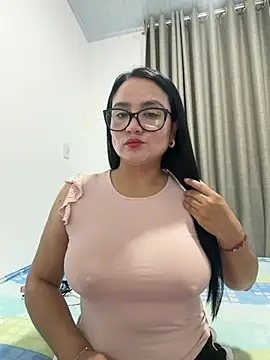 rousee69  online show from June 28, 12:27 am
