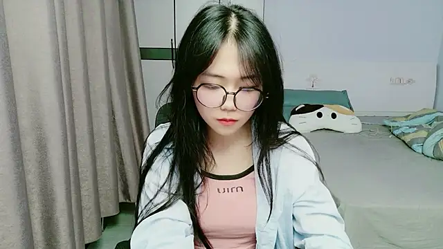 xiaoxiaoyu030 online show from May 13, 10:56 am