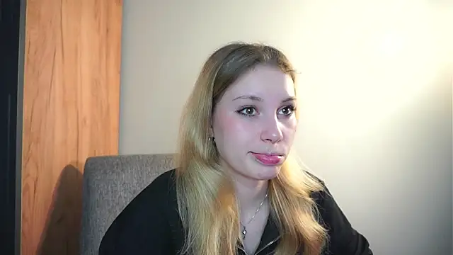 Sairallyn online show from May 15, 8:16 pm