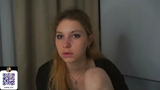 Sairallyn online show from June 15, 9:39 pm