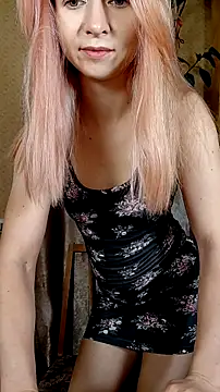 Snapshot of Lunaria5391 chatting on June 4, 7:20 pm Lunaria5391 online show from June 4, 7:20 pm