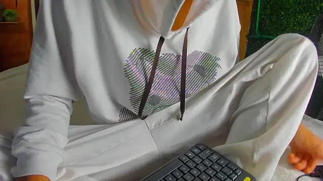 leonix love online show from June 12, 8:57 am