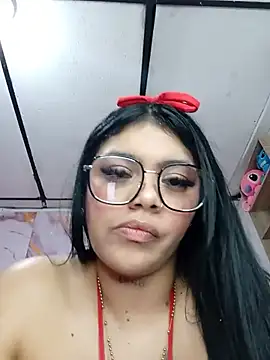 Snapshot of luxuryluna chatting on June 25, 12:32 am luxuryluna online show from June 25, 12:32 am
