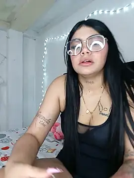 Snapshot of luxuryluna chatting on July 2, 12:32 am luxuryluna online show from July 2, 12:32 am