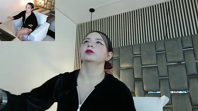 abigailthxx online show from May 14, 11:33 pm