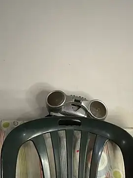 Snapshot of Saray_queen1 chatting on May 15, 11:23 pm Saray queen1 online show from May 15, 11:23 pm