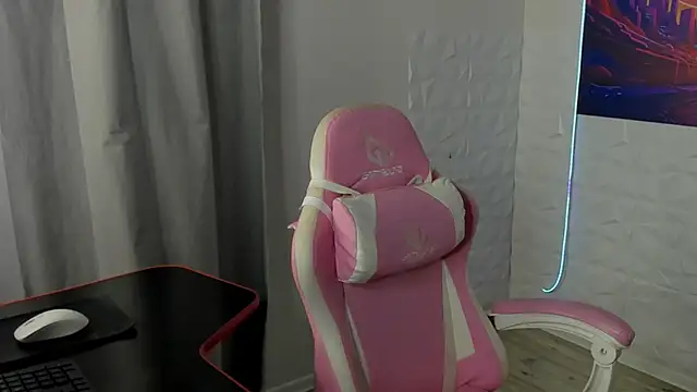 Mary F0x online show from June 2, 8:05 am