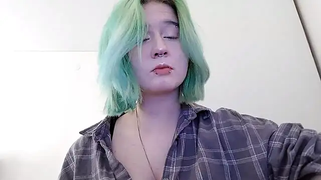 Snapshot of HunXena chatting on May 20, 4:02 pm HunXena online show from May 20, 4:02 pm