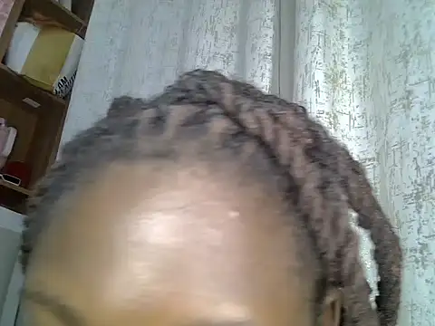 Snapshot of prickypvee chatting on May 21, 10:39 pm prickypvee online show from May 21, 10:39 pm