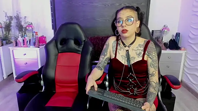 inkedsinners  online show from June 24, 4:06 pm