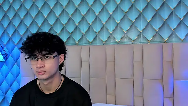 Sofia-Ethan online show from June 6, 1:38 pm