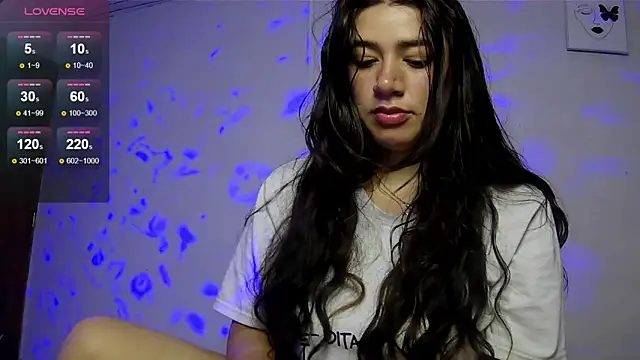 Snapshot of alythia chatting on June 26, 12:59 am alythia online show from June 26, 12:59 am