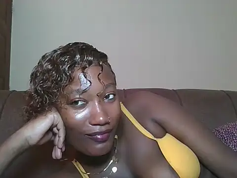 Snapshot of misspretty001 chatting on June 20, 1:36 pm misspretty001 online show from June 20, 1:36 pm