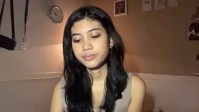 AllisonLundrigan online show from May 18, 12:22 pm