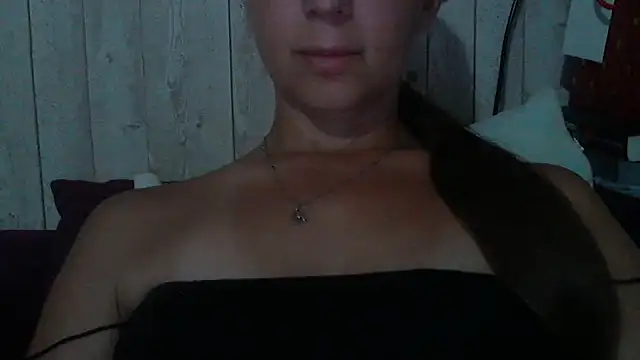 Snapshot of Bella--White chatting on June 20, 3:26 pm Bella--White online show from June 20, 3:26 pm