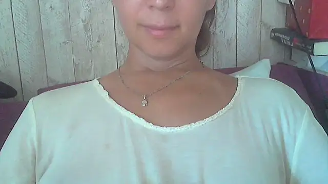 Snapshot of Bella--White chatting on July 2, 10:32 am Bella--White online show from July 2, 10:32 am