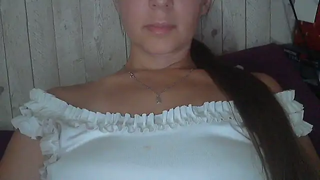 Snapshot of Bella--White chatting on July 9, 2:43 pm Bella--White online show from July 9, 2:43 pm