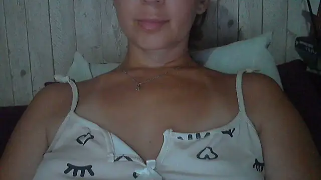 Snapshot of Bella--White chatting on July 16, 3:29 pm Bella--White online show from July 16, 3:29 pm