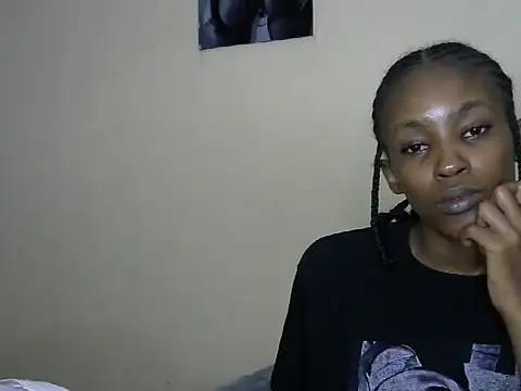 Snapshot of slim_ebon chatting on June 27, 8:03 pm slim ebon online show from June 27, 8:03 pm