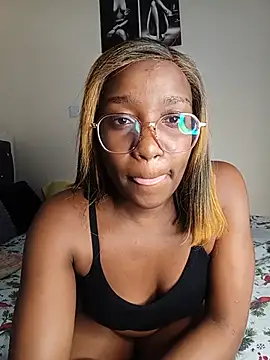 Snapshot of Miss-Temptasion chatting on July 2, 7:53 pm Miss-Temptasion online show from July 2, 7:53 pm