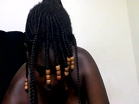 Snapshot of MoonlighMaya chatting on June 18, 2:43 pm MoonlighMaya online show from June 18, 2:43 pm