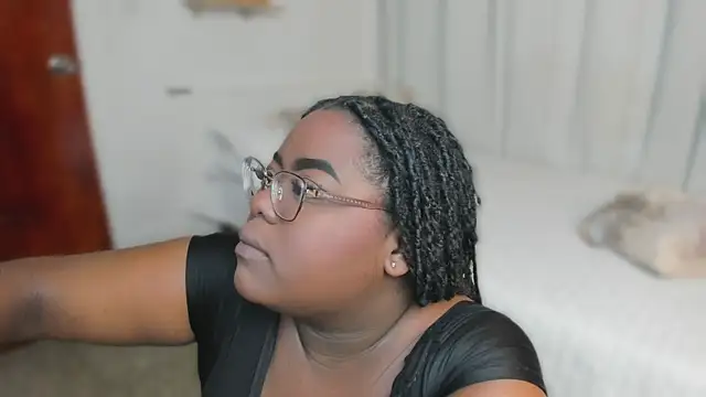 Ayanaa Ebony  online show from June 11, 11:19 am