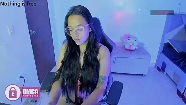 Snapshot of Spicydollx_1 chatting on June 28, 12:11 pm Spicydollx 1 online show from June 28, 12:11 pm