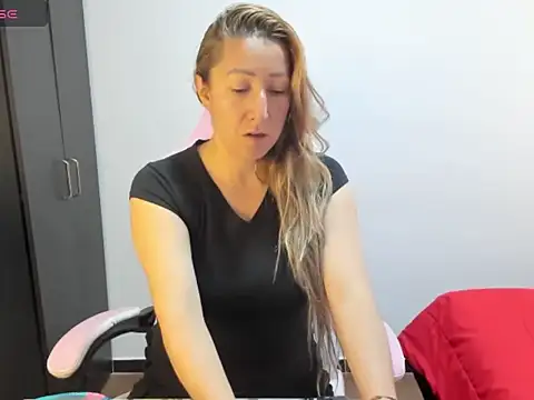 beautyfullchrys online show from June 2, 12:18 pm