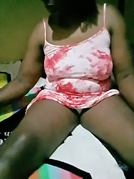 Snapshot of luckyanicia chatting on June 6, 10:36 pm luckyanicia online show from June 6, 10:36 pm