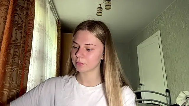 HoneysPiee online show from June 2, 10:06 am
