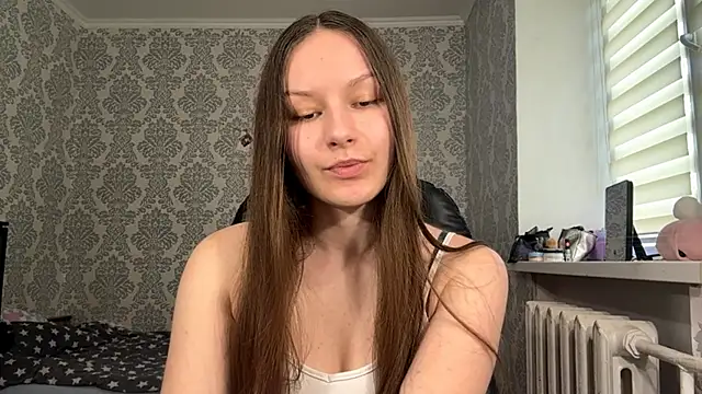 Snapshot of ShaylaChong chatting on June 3, 9:12 am ShaylaChong online show from June 3, 9:12 am