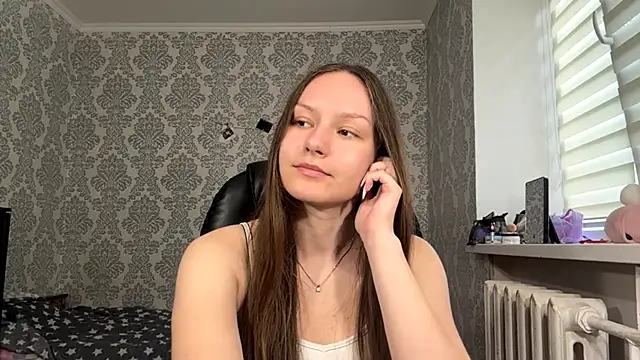 Snapshot of ShaylaChong chatting on June 10, 4:23 am ShaylaChong online show from June 10, 4:23 am
