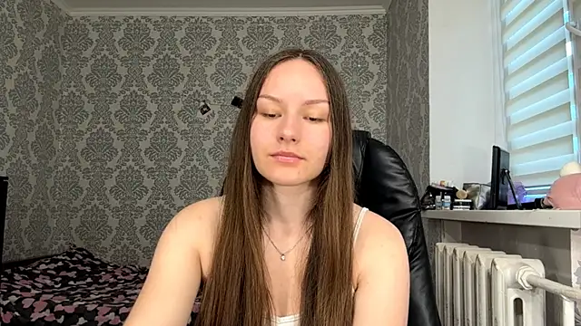 Snapshot of ShaylaChong chatting on June 21, 4:04 am ShaylaChong online show from June 21, 4:04 am
