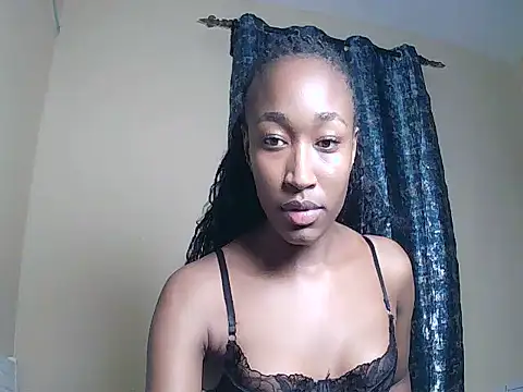 Snapshot of pinky_aura22 chatting on May 20, 6:36 pm pinky aura22 online show from May 20, 6:36 pm