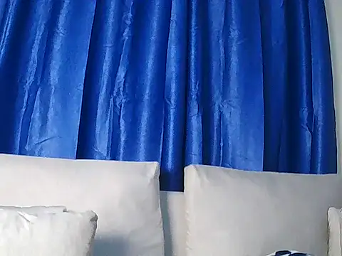 Snapshot of pinky_aura22 chatting on May 24, 10:15 pm pinky aura22 online show from May 24, 10:15 pm