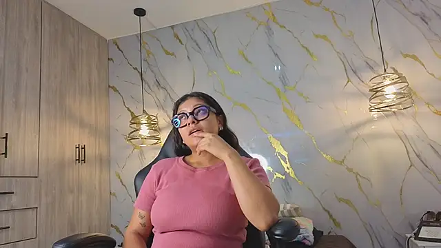 Snapshot of MarianaSecretx chatting on May 19, 12:22 pm MarianaSecretx online show from May 19, 12:22 pm
