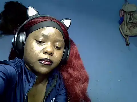 Snapshot of Glow_drip chatting on June 24, 10:09 pm Glow drip online show from June 24, 10:09 pm