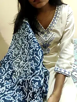 Snapshot of Shanaya_001 chatting on June 27, 5:12 am Shanaya 001 online show from June 27, 5:12 am