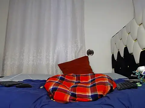 Snapshot of KinkQueenLove chatting on July 3, 7:15 am KinkQueenLove online show from July 3, 7:15 am