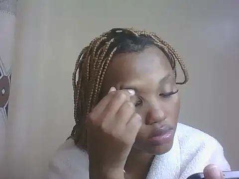 Snapshot of PrettyT5 chatting on July 15, 12:43 pm PrettyT5 online show from July 15, 12:43 pm