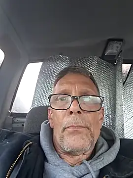 Snapshot of truckdawg2023 chatting on May 16, 1:21 pm truckdawg2023 online show from May 16, 1:21 pm
