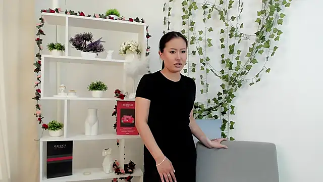 Snapshot of LaritaLevell chatting on May 22, 10:43 am LaritaLevell online show from May 22, 10:43 am