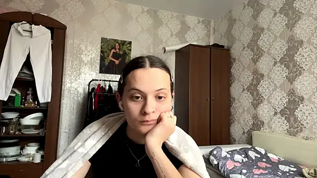 Snapshot of MarlynSiefkes chatting on June 3, 12:52 pm MarlynSiefkes online show from June 3, 12:52 pm