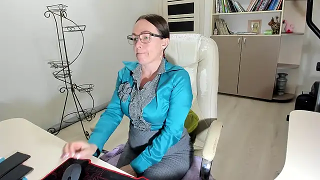 Vika73 online show from November 14, 4:11 am